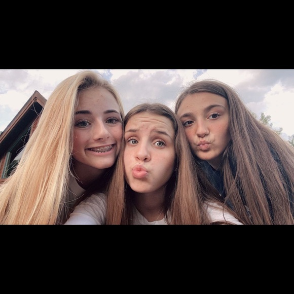 Meet your Posher, Julia - Picture 2 of 16